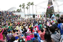 11月2日に大阪・大阪南港ATCで行われたたこやきレインボーのライブの様子。