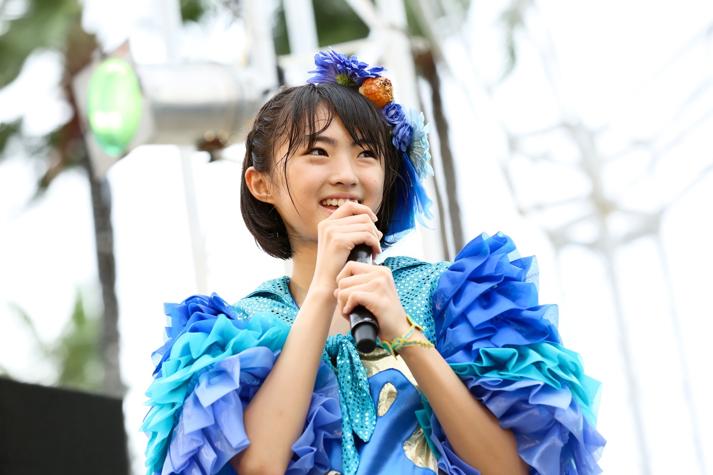 春名真依