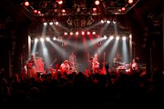 SPECIAL OTHERSの全国ツアー初日公演の様子。