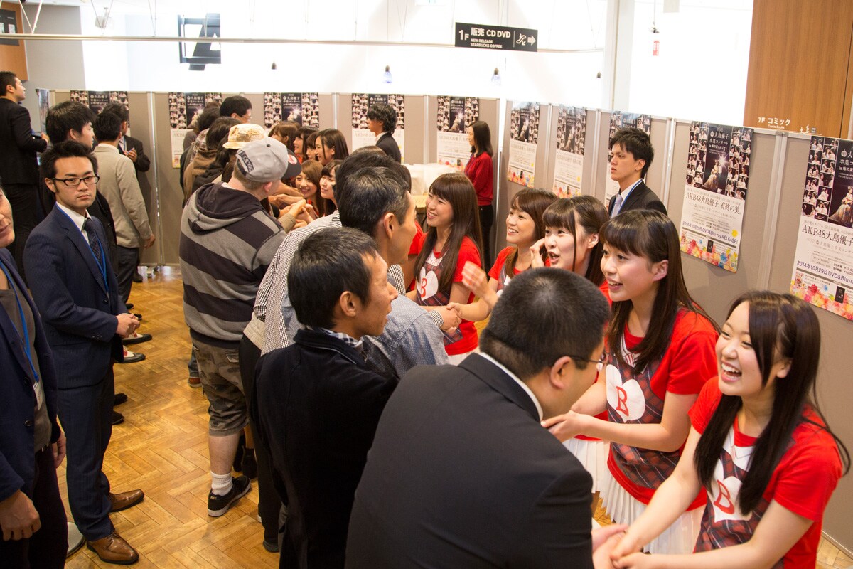 3rd写真集「memory」発売！お渡し会5冊購入特典C激レア特大