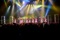 東京パフォーマンスドール 「東京パフォーマンスドール ZEPP TOUR 2014秋 ～DANCE SUMMIT”1×0”ver2.0～」大阪・Zepp Namba公演の様子。
