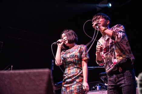 左からmomo、あきお。（撮影：渡辺裕樹）