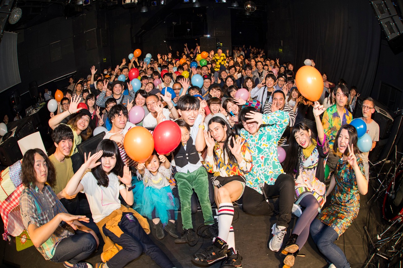 Sugar's Campaign「ネトカノリリパ」UNIT公演での集合写真。（撮影：渡辺裕樹）