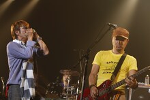 左からABEDON、八熊慎一（SPARKS GO GO）（photo by KISEKI）。