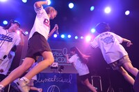 ぐるぐる回るlyrical school。