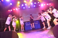 lyrical schoolと深瀬智聖（中央）。