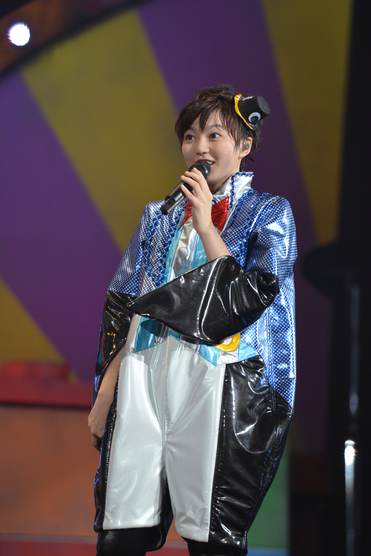 安本彩花