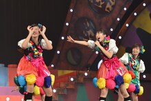 シンデレラを探す小林歌穂（左）と「私しかいません」と自己申告する中山莉子。