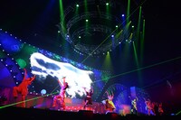 私立恵比寿中学 東西大学芸会2014「エビ中のおもちゃビッグガレージ」横浜アリーナ公演の様子。