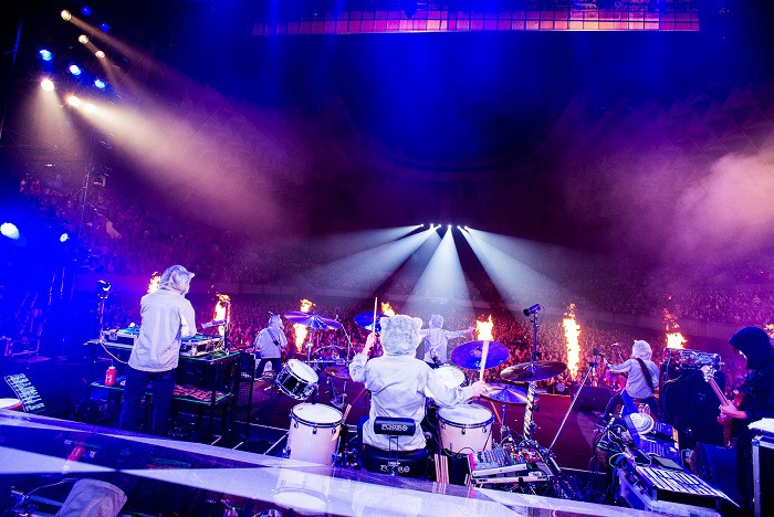 MAN WITH A MISSION 「PLAY WHAT U WANT TOUR」兵庫・ワールド記念ホール公演の模様。