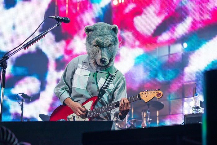 MAN WITH A MISSION 「PLAY WHAT U WANT TOUR」兵庫・ワールド記念ホール公演の模様。