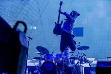 MAN WITH A MISSION 「PLAY WHAT U WANT TOUR」兵庫・ワールド記念ホール公演の模様。