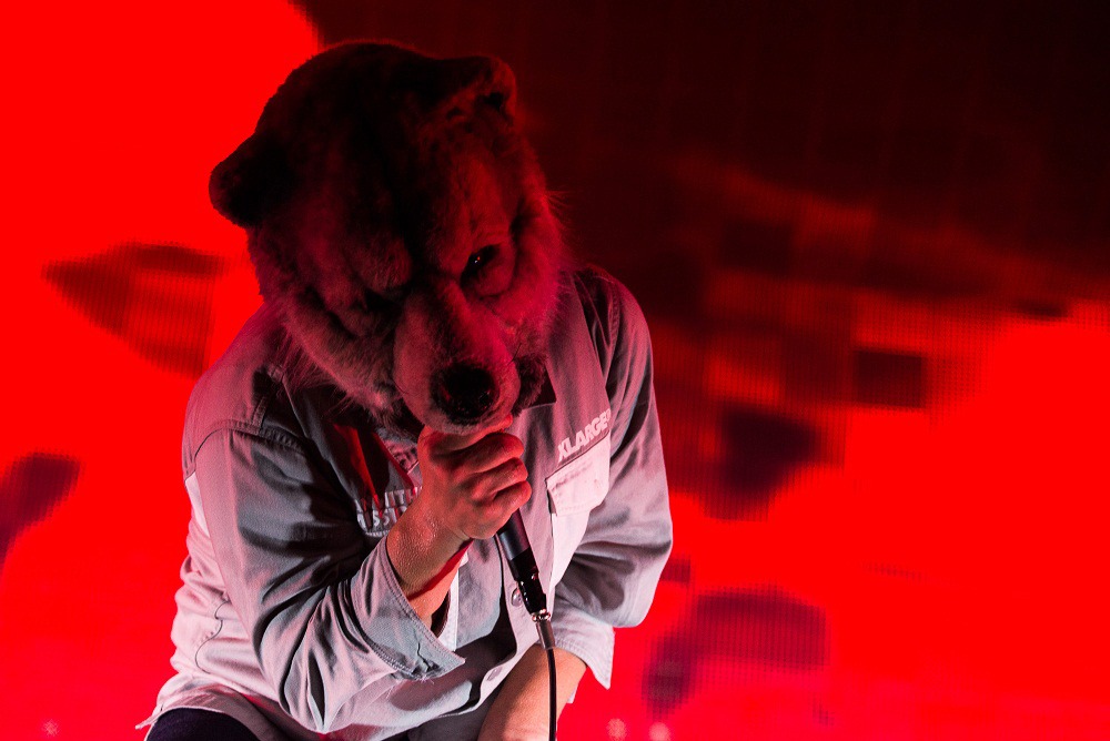 MAN WITH A MISSION 「PLAY WHAT U WANT TOUR」兵庫・ワールド記念ホール公演の模様。