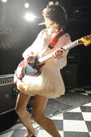 後藤まりこ「お前ら全部りなくすです」11月2日昼公演（ストロングスタイル）の様子。（撮影：朝岡英輔）