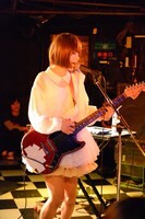 後藤まりこ「お前ら全部りなくすです」11月2日昼公演（ストロングスタイル）の様子。（撮影：朝岡英輔）