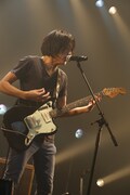 ヌパータヌ ユーユーのゲストボーカル、松山晃太（BYEE the ROUND）（photo by KISEKI）。
