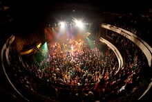 2013年開催されたEGO-WRAPPIN'「Midnight Dejavu」の様子。（撮影：仁礼博）