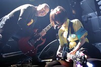 左からJOJO広重、あの。