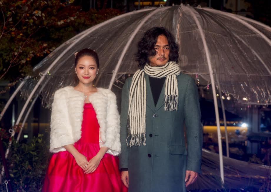 chay（左）とイルミネーションの総合演出を手がけた村松亮太郎（右）。