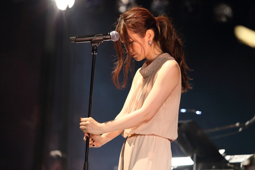 ティーナ・カリーナ、春の千日前＆鶯谷で「ひとり昭和歌謡祭」