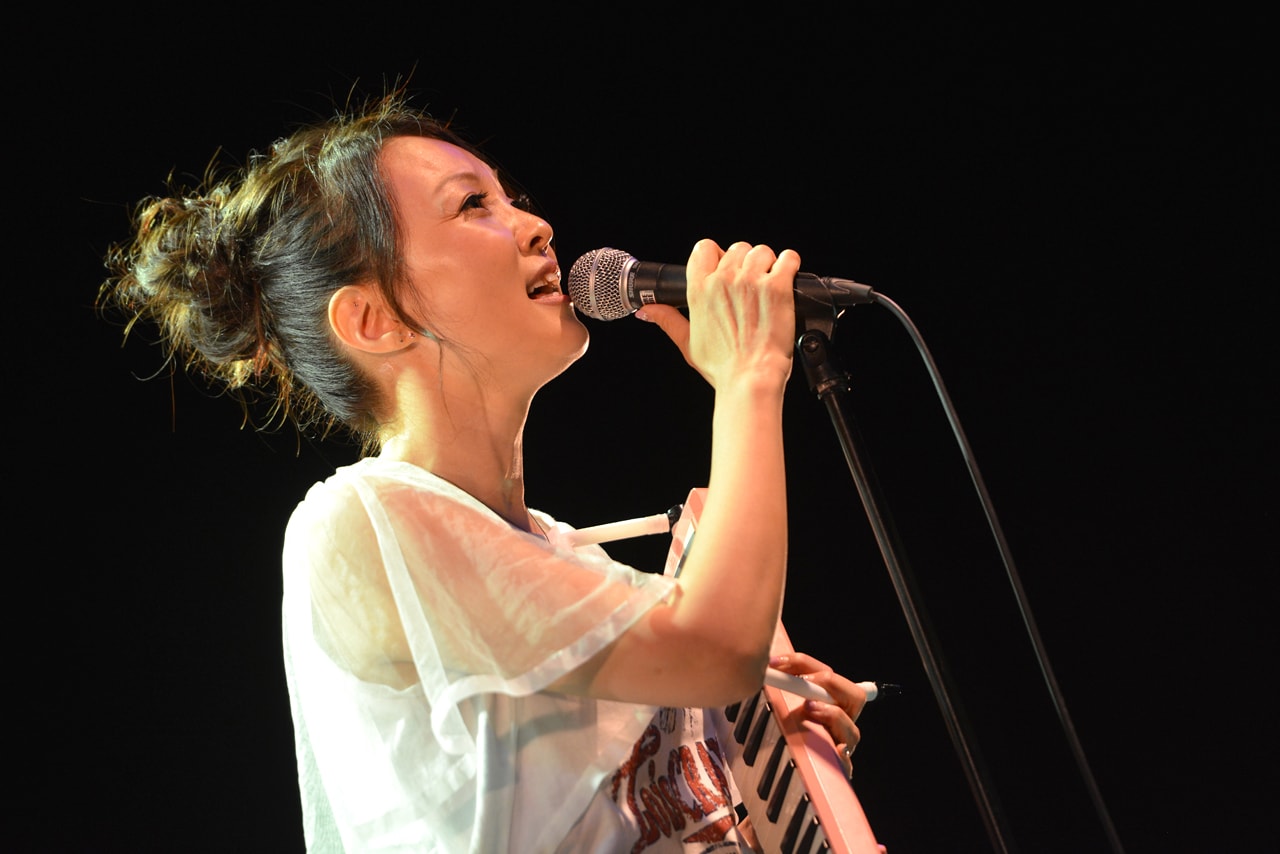 デビュー曲から次回アルバムの新曲まで、加藤いづみ3年半ぶりワンマン