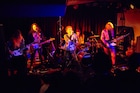Bryan Associates Club、初単独公演で“美的革新犯”に