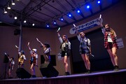 アップアップガールズ（仮）によるリリースイベントの様子。