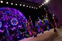 アップアップガールズ（仮）によるリリースイベントの様子。