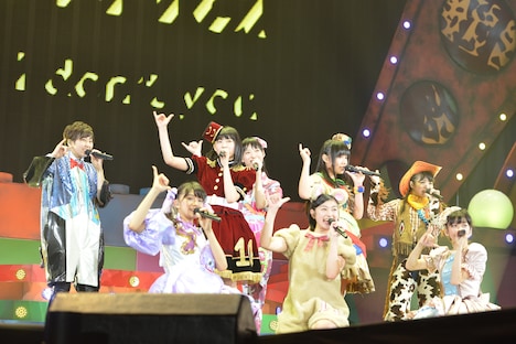 私立恵比寿中学 東西大学芸会2014「エビ中のおもちゃビッグガレージ」神戸ワールド記念ホール公演の様子。