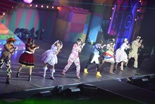 私立恵比寿中学 東西大学芸会2014「エビ中のおもちゃビッグガレージ」神戸ワールド記念ホール公演の様子。