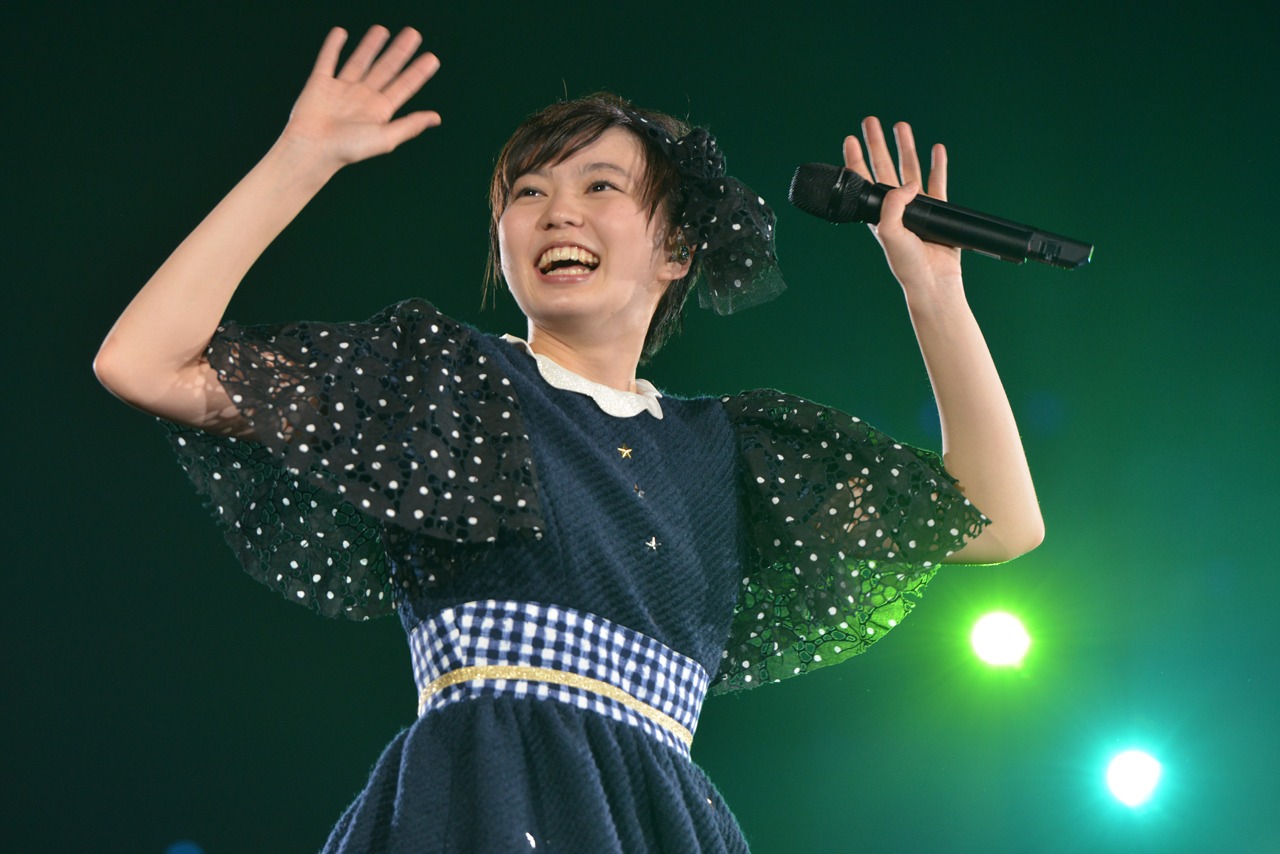 安本彩花