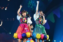 左から星名美怜、松野莉奈。