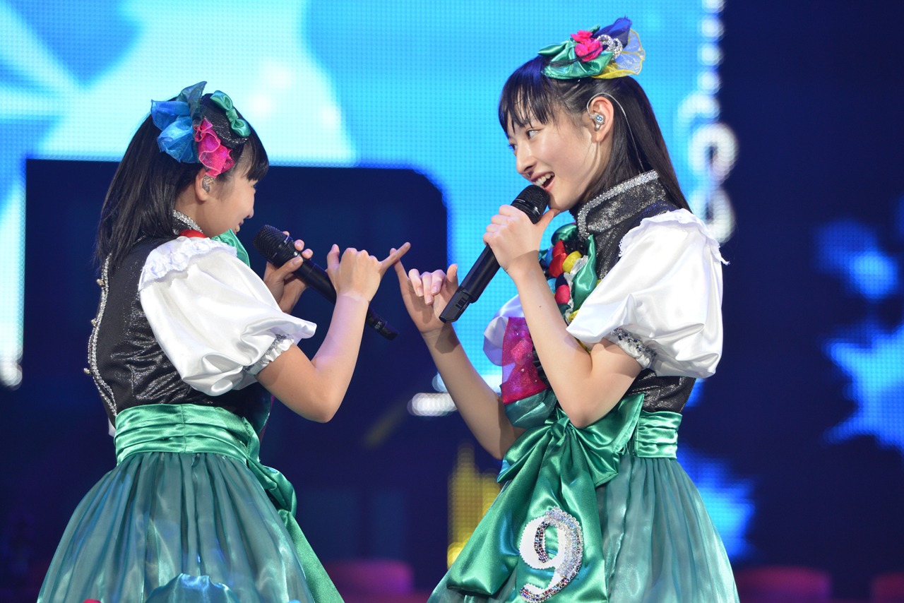 左から柏木ひなた、松野莉奈。