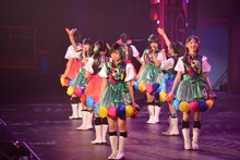 私立恵比寿中学 東西大学芸会2014「エビ中のおもちゃビッグガレージ」神戸ワールド記念ホール公演の様子。