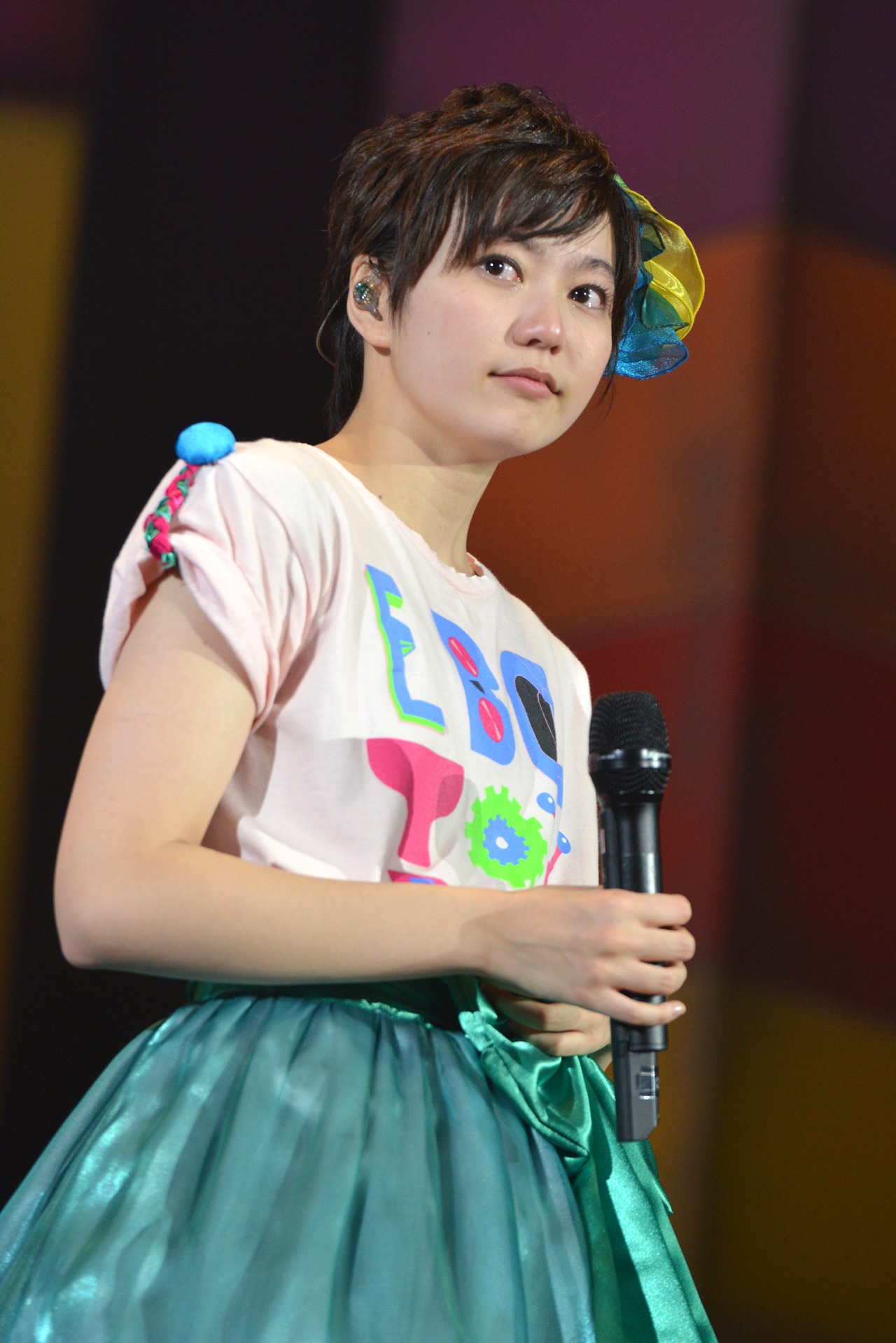 安本彩花