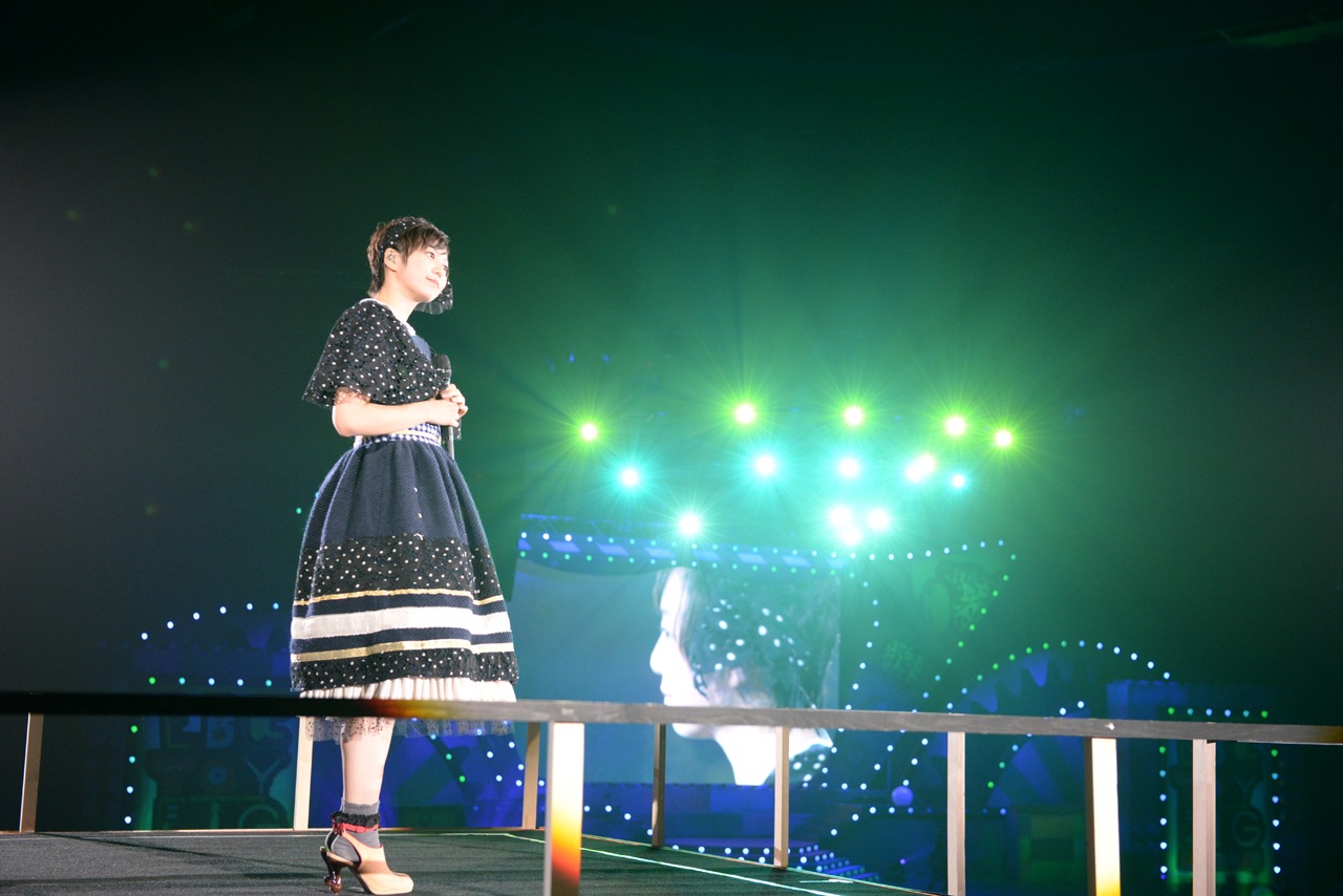 安本彩花