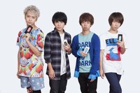 「ぴたスマ」を装着したKEYTALK。