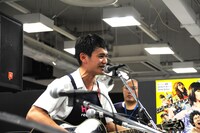 細身のシャイボーイ(c)2014「日々ロック」製作委員会 (c)榎屋克優 / 集英社