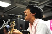 The SALOVERSの古舘佑太郎（Vo, G(c)2014「日々ロック」製作委員会 (c)榎屋克優 / 集英社
