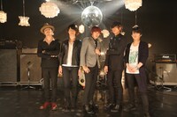 [Alexandros]とROY（THE BAWDIES）。