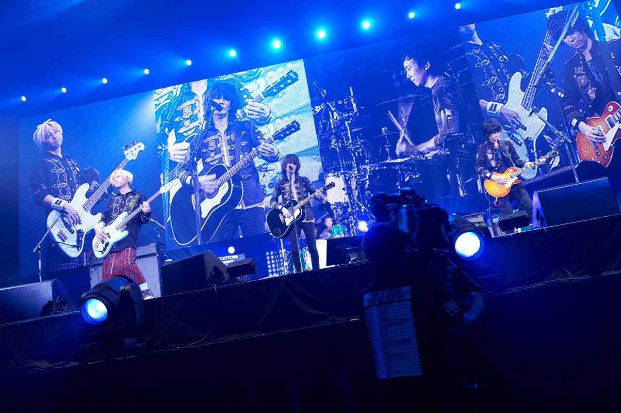 「BUMP OF CHICKEN “WILLPOLIS 2014” 劇場版」のライブドキュメンタリーパートのワンシーン。(c)TOY'S FACTORY / LONGFELLOW