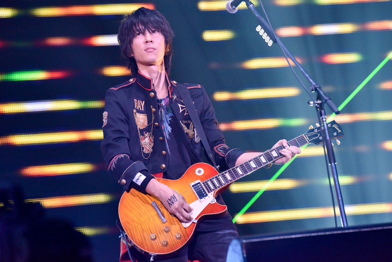 「BUMP OF CHICKEN “WILLPOLIS 2014” 劇場版」のライブドキュメンタリーパートのワンシーン。(c)TOY'S FACTORY / LONGFELLOW