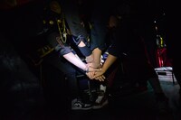 「BUMP OF CHICKEN “WILLPOLIS 2014” 劇場版」のライブドキュメンタリーパートのワンシーン。(c)TOY'S FACTORY / LONGFELLOW