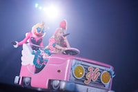 「きゃりーぱみゅぱみゅのからふるぱにっくTOY BOX」11月9日の東京・国立代々木第一体育館公演の様子。 （Photo by Aki Ishi）