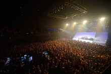 電気グルーヴ「電気グルーヴ25周年記念ツアー “塗糞祭”」11月8日の東京・Zepp Tokyo公演の様子。