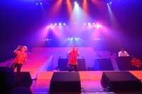 電気グルーヴ「電気グルーヴ25周年記念ツアー “塗糞祭”」11月8日の東京・Zepp Tokyo公演の様子。