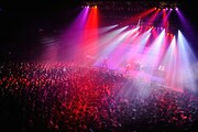 電気グルーヴ「電気グルーヴ25周年記念ツアー “塗糞祭”」11月8日の東京・Zepp Tokyo公演の様子。