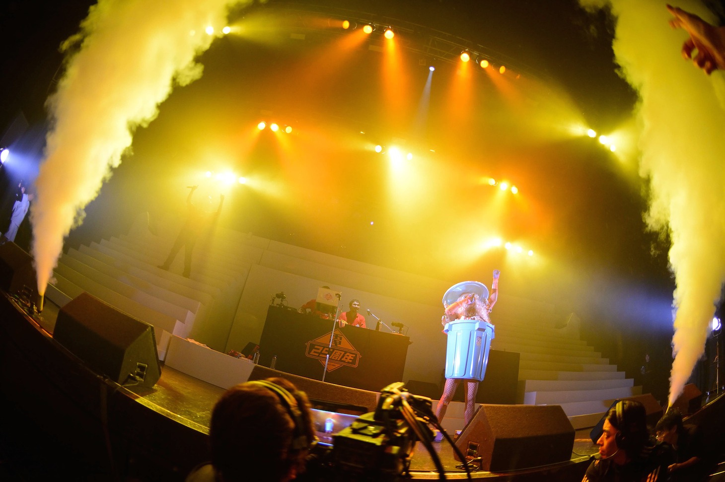 電気グルーヴ「電気グルーヴ25周年記念ツアー “塗糞祭”」11月8日の東京・Zepp Tokyo公演の様子。