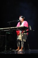 仲宗根泉（Key, Vo）