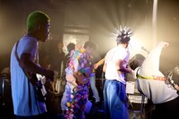 どついたるねんワンマンライブ「第2回オナラプープーまつり」の様子。